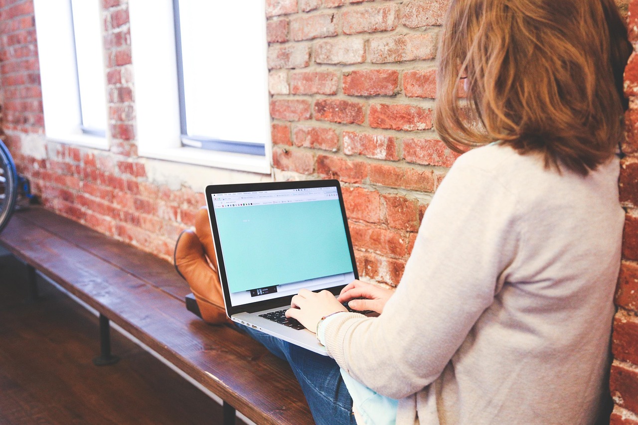 How much does it cost to start a business in 2025?