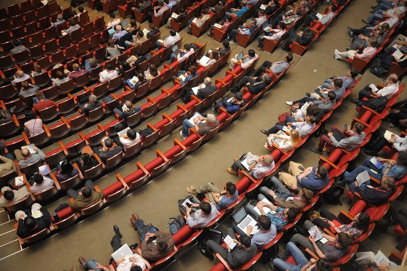 How to Build an Investor Pitch Deck for a Seed Round That Wins
